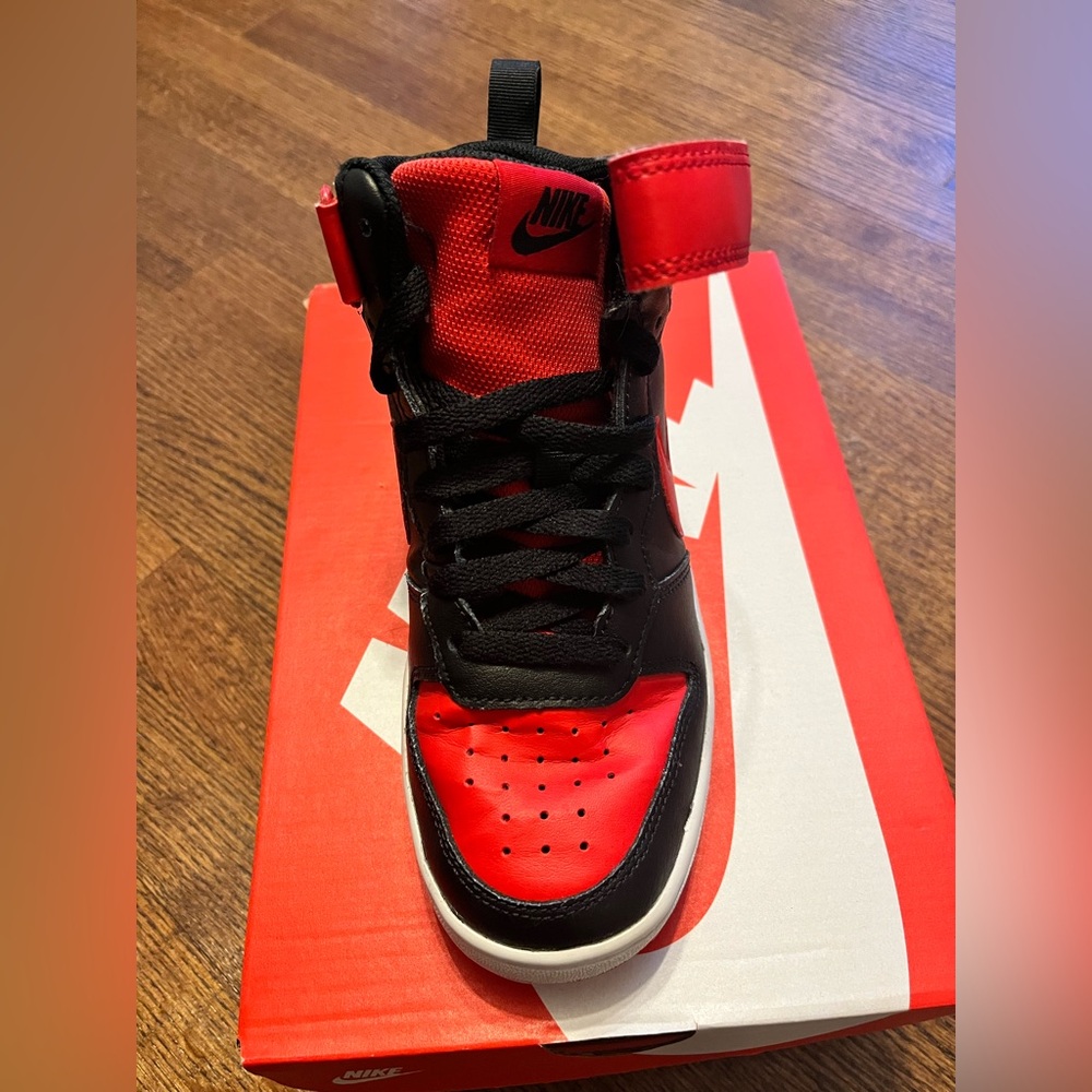 Nike Court Borough Mid 2